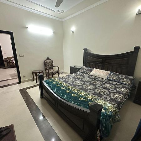 Bahria Town - 10 Marla Portion With Two Bedrooms Near To Talwar Chouk - Walking Distance Lahore Exterior photo